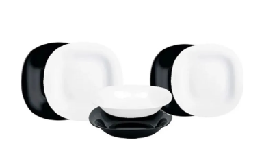 Juego de cuencos y platos de cerámica.