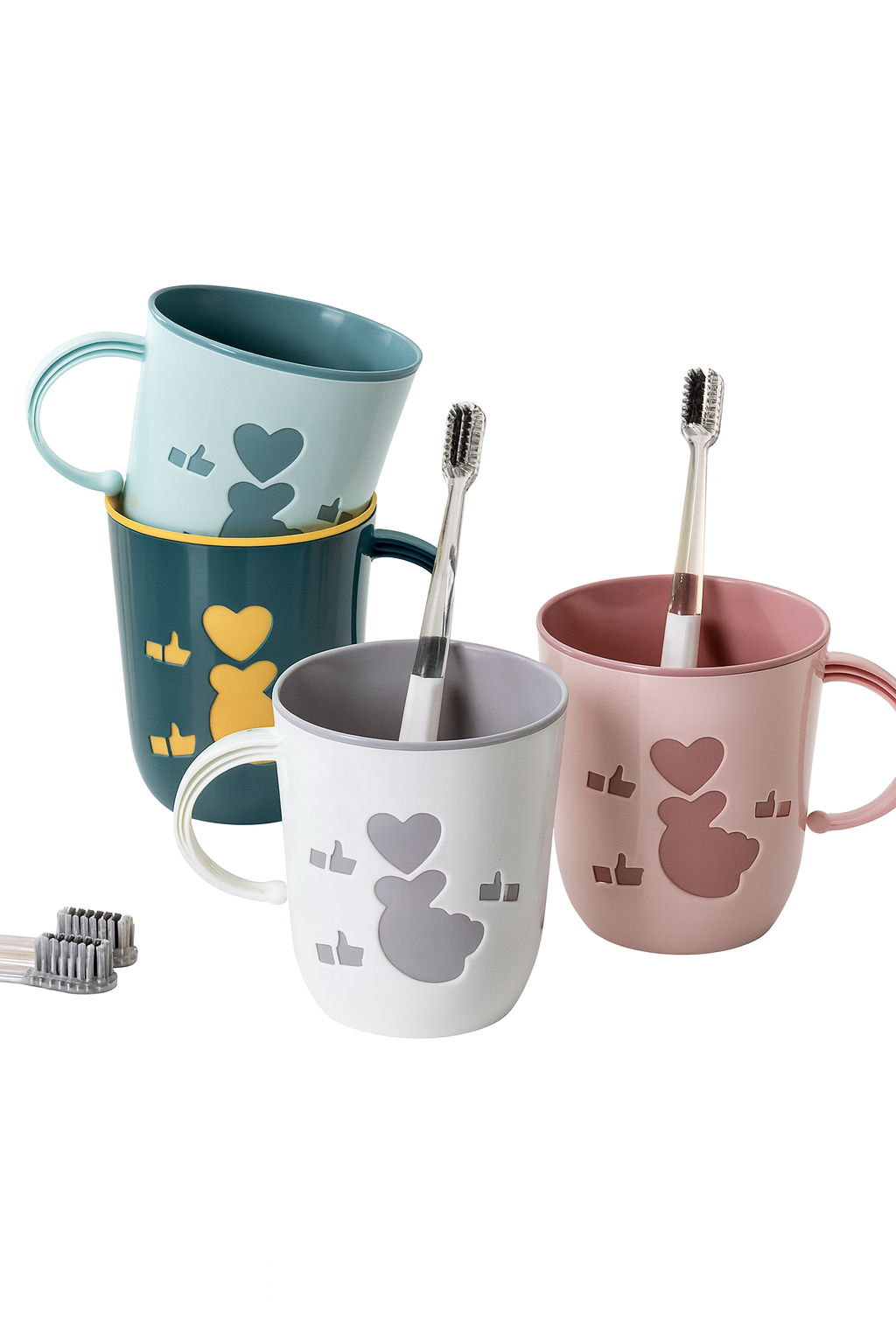 Taza de plástico para cepillo de dientes.