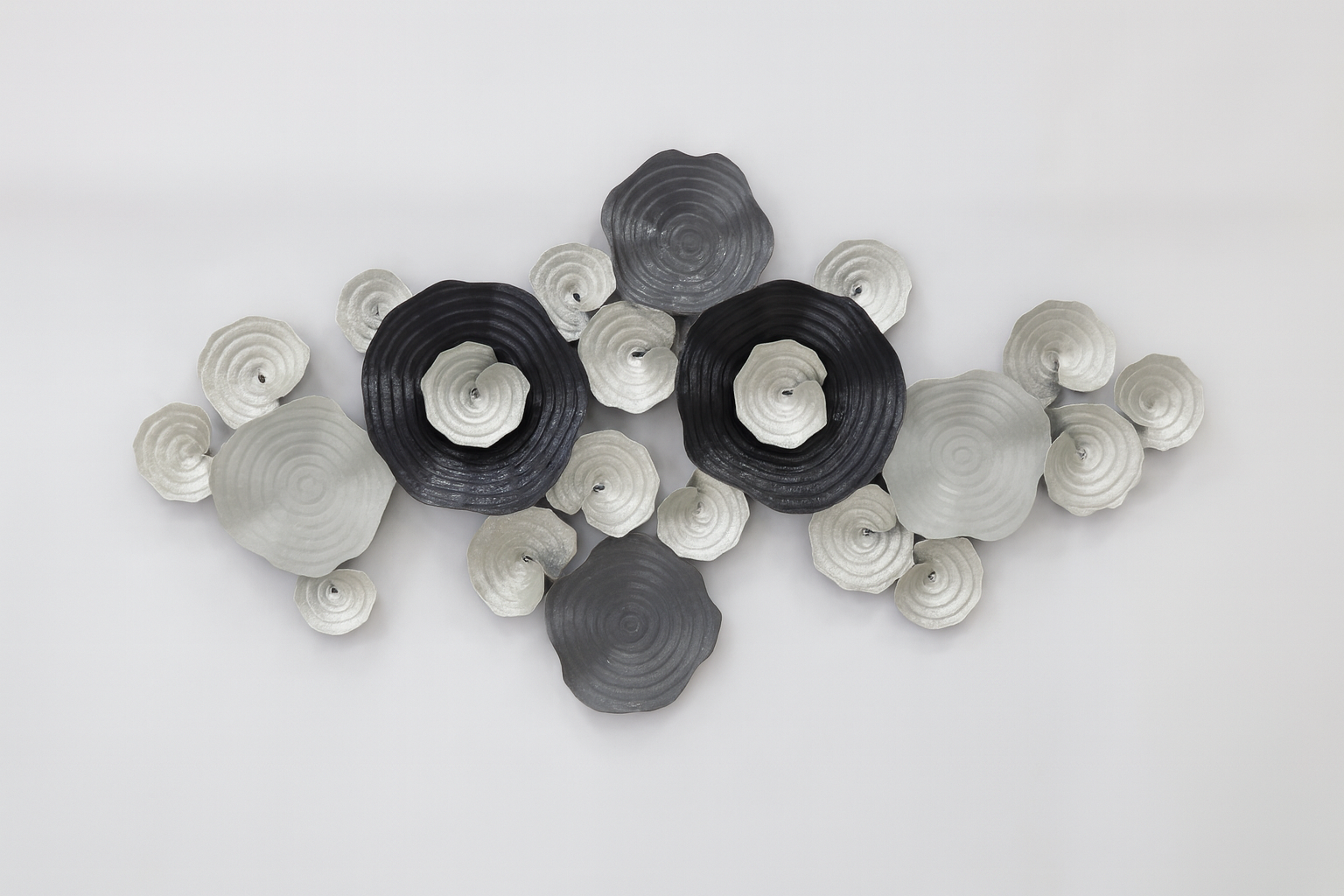 ADORNO METÁLICO PARA DECORACIÓN DE PARED – Grande, Elegante