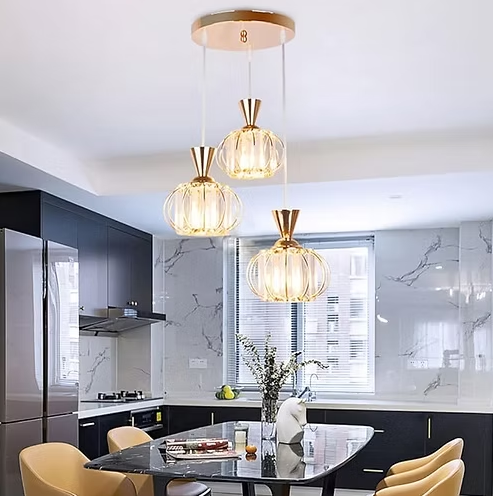 Lámpara colgante dorada de 3 luces lineales | Hierro y vidrio, diseño elegante.