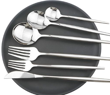 Juego de cuchillo, tenedor y cuchara.