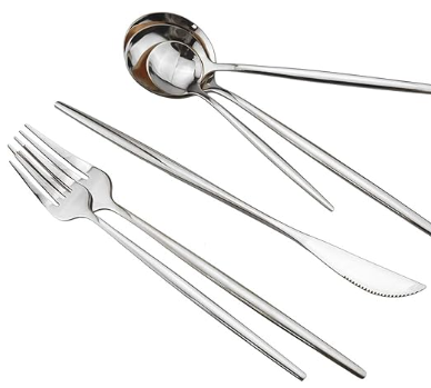 Juego de cuchillo, tenedor y cuchara.